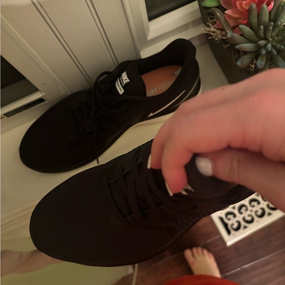 Nike shoes - Picture 5 of 5